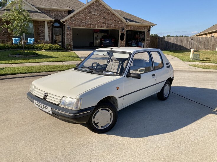 Photo for 1993 Peugeot 205